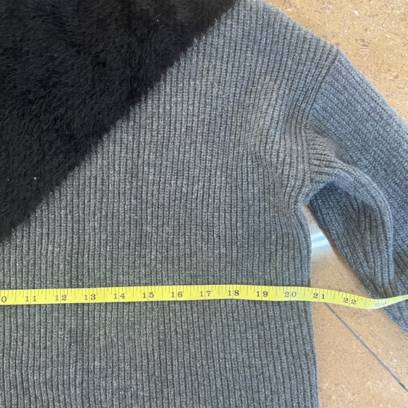 Vince Camuto Black and Gray Cowl Neck Sweater - Picture 7 of 9